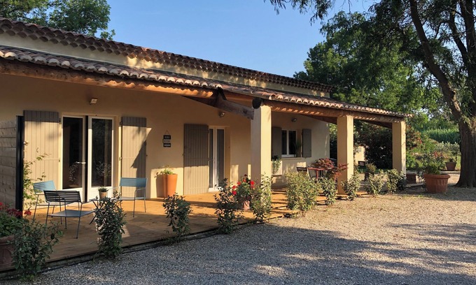 Moules House | Maison en Campagne Arlésienne Avec Piscine