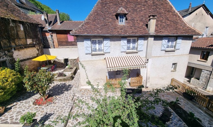 Beaulieu-sur-Dordogne House | Maison Familiale