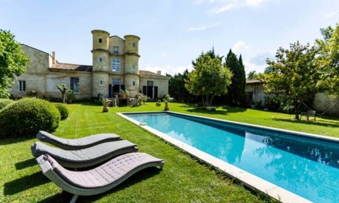Langoiran House | "Maison Forte"/renovated former parsonage of the 17th century