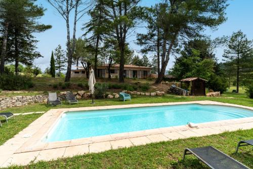 Apt Apartment | Maison Marvic, Studio dans les pins