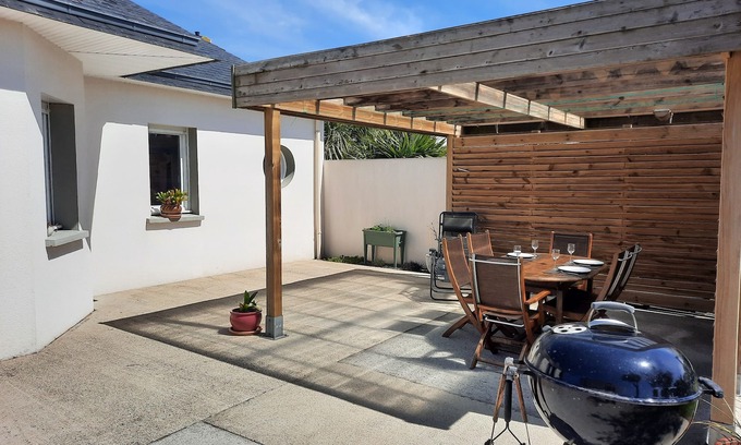 Ploudalmezeau House | Maison Plain-pied sur Terrain Clos, à Proximité du Port et des Plages