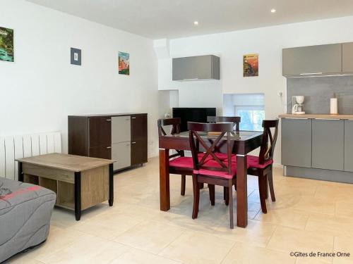 Saint-Pierre-du-Regard House | Maison rénovée avec WIFI et animaux admis, près de la Suisse Normande - FR-1-497-242