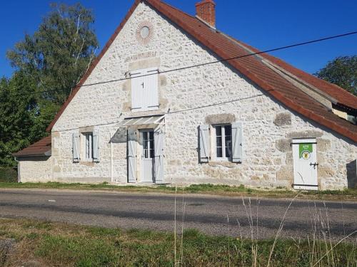 Rongeres House | Maison rénovée à la campagne près de Vichy - FR-1-489-381