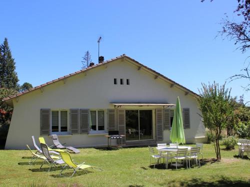 Chancelade House | Maison restaurée avec jardin, proche de Périgueux, 2 chambres, Wifi, à 16 km de Brantôme - FR-1-616-69