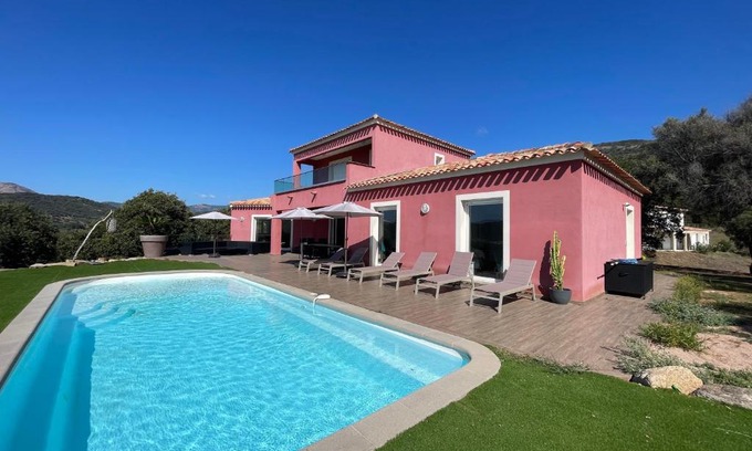 Cargese Villa | Maison Rouge