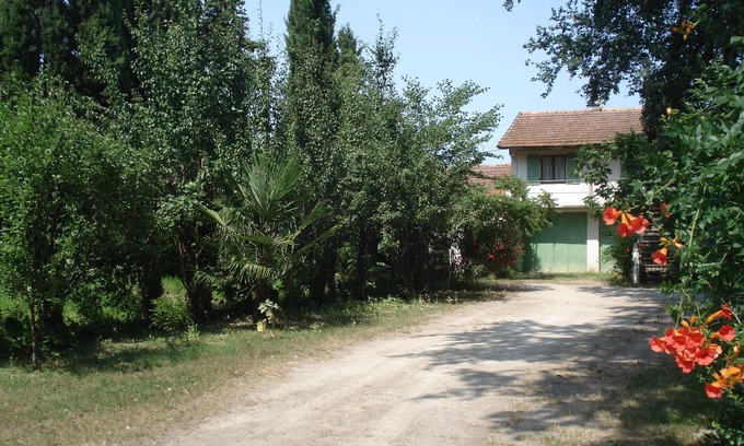 Tarascon House | Maisonette with private garden near Avignon