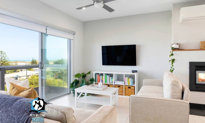 Goolwa Beach House | Majestic Ocean Views in Architectural 3br House