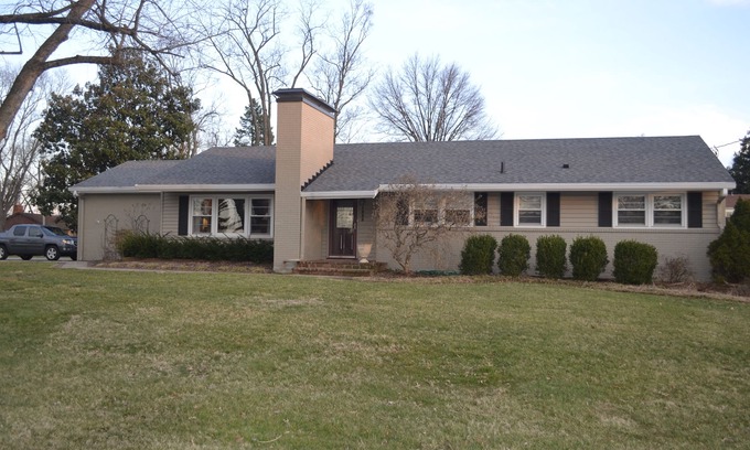 Bowman House | Make this your home base for the Kentucky Derby!
