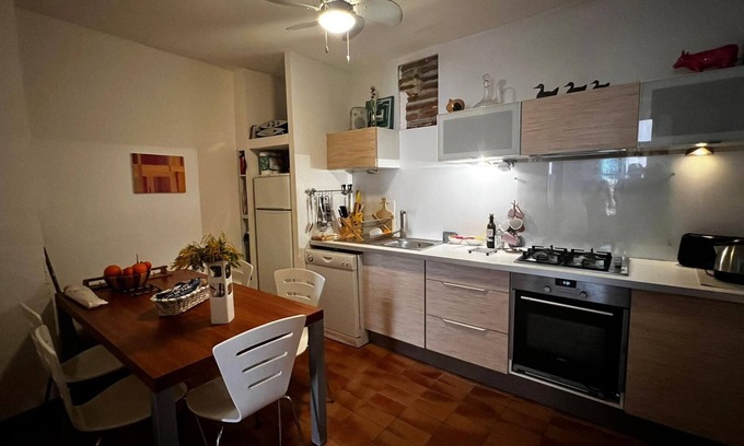 Elne House | Malerisches Traditionelles Ferienhaus in Elne mit Dachterasse
