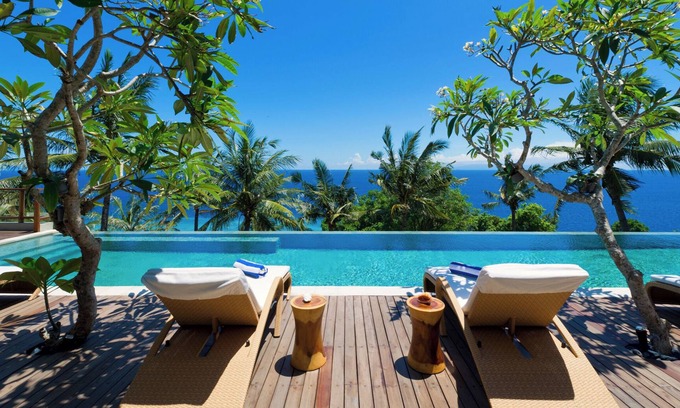 Senggigi Bed & Breakfast | Malimbu Cliff Villa