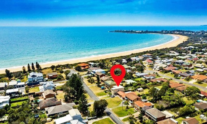 Culburra Beach House | MALL24C - Beach 100m - Culburra Beach