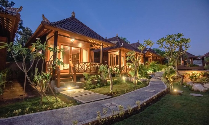 Mushroom Bay Hotel | Mamamia Island Villa