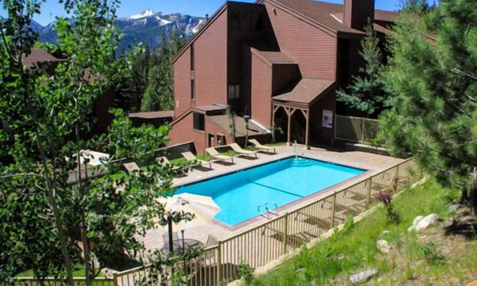 Mammoth Lakes Condo | Mammoth Ski & Racquet Club