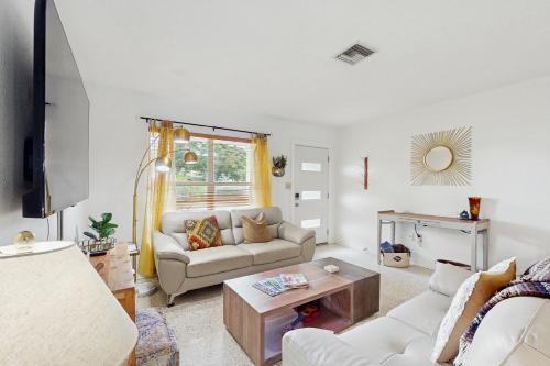 River District House | Manatee Bungalow