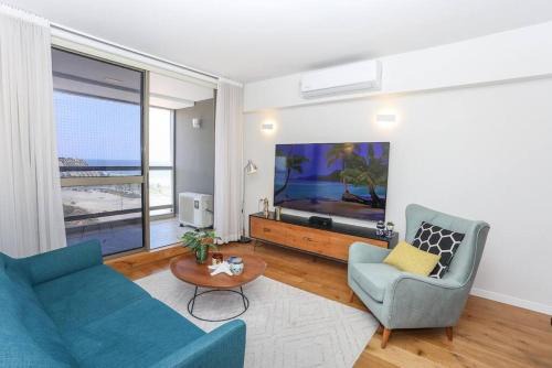 Herzliya Apartment | Mandarin Hotel 1BD Beach Flat