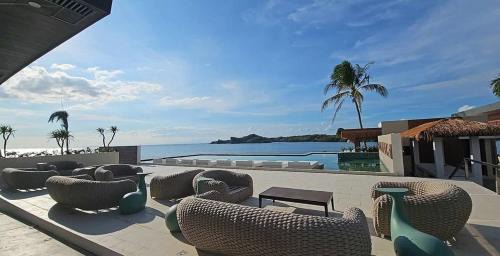 Nueva Valencia Resort | Manggadiwa Resort and Spa