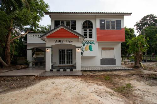 Mae Pim Villa | Mango tree อ่าวมะขามป้อม