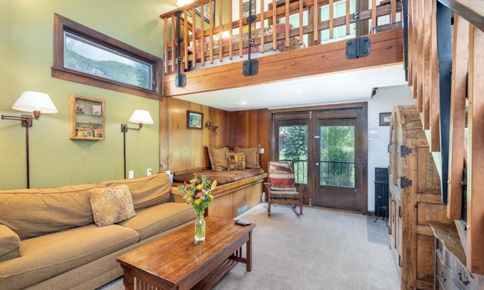 Telluride Hotel | Manitou Lodge 5 by Alpine Lodging Telluride