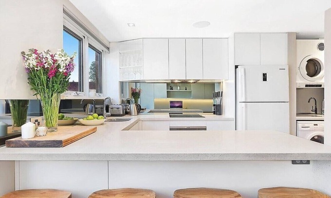 Manly Apartment | Manly - Free parking, WIFI, Office, Pool, Coffee Machine