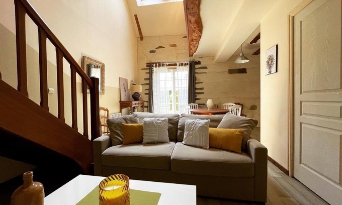Mont-Dol Apartment | Manoir de la Bégaudière : Gîte Chateaubriand