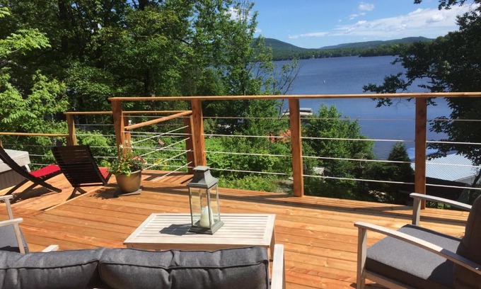 Saint-Raymond Hotel | Manoir du Lac Sept-Îles