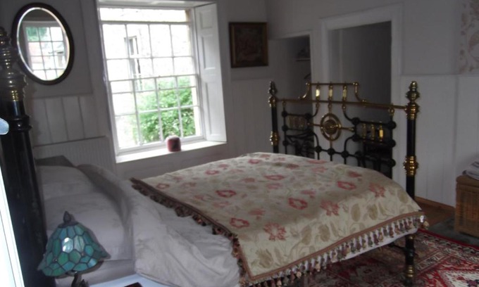 Shepton Mallet House | Manor House Annex - Sleeps up to 6 People