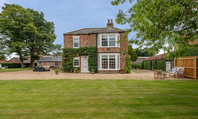 Driffield House | Manor House, Beeford, Yorkshire Coast