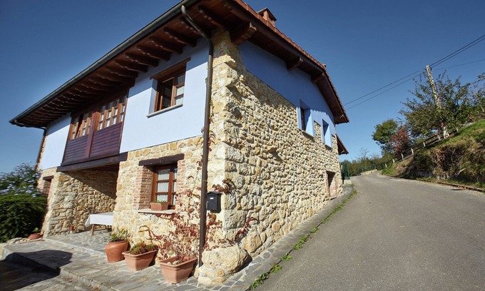 Pruneda Apartment | Mansion with Pool & Terrace