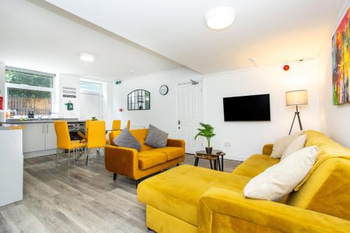 Wakefield Apartment | Manygates Apartment by Alt-Stay Accommodation