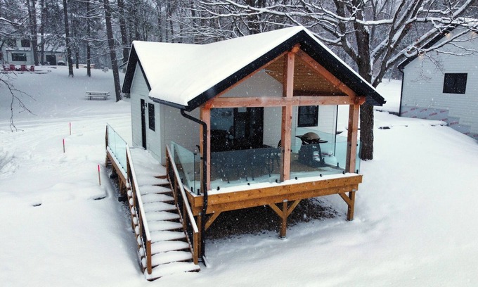 Scotia Cottage | Maple Haven at Algonquin Woods, Lake Front Cottage