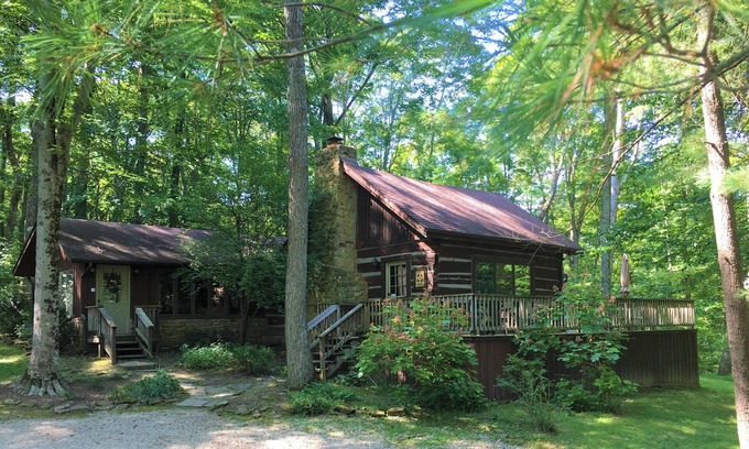 Helmsburg Cabin | Maple Hills Cabin - Located in Brown County, IN