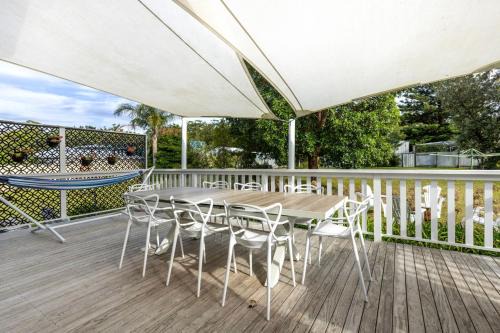 Callala Beach House | Mar-Lins - Pet Friendly - 2 Mins Walk to Beach