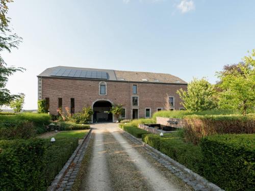 Aye House | Marche Farmhouse with Hot Tub