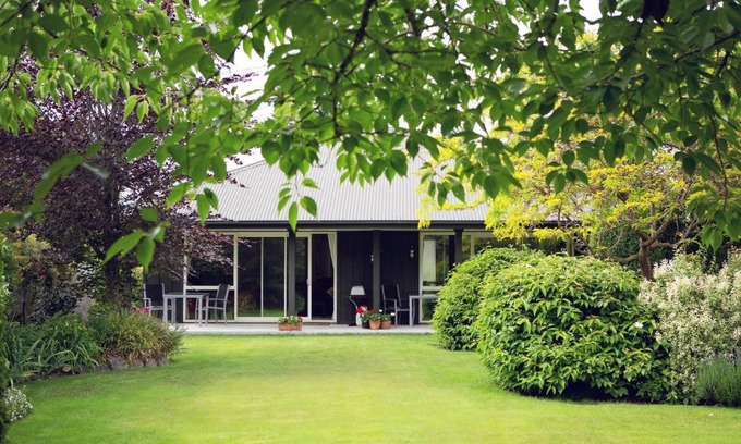 Hanmer Springs Bed & Breakfast | Marchmont Gardens