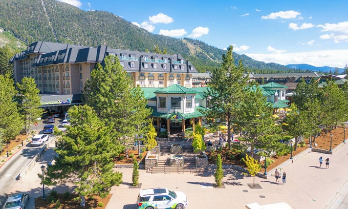 South Lake Tahoe Resort | Margaritaville Resort Lake Tahoe