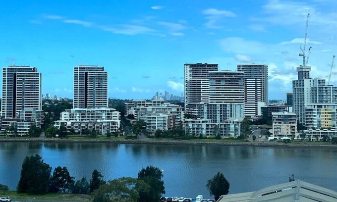 Wentworth Point Apartment | Marian Beautiful 2B APT in WWP with door step waterview