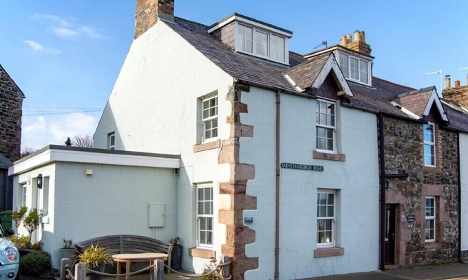Craster Cottage | MARIE'S COTTAGE, pet friendly, character holiday cottage in Craster