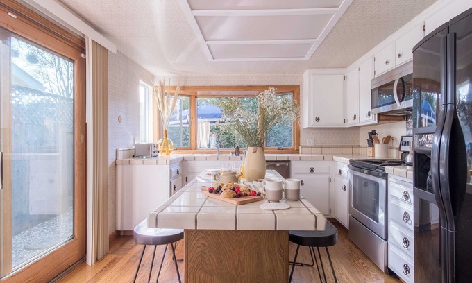 Bennett Valley House | Marigold by Avantstay Warm & Stylish Home in Wine Country w/Pool