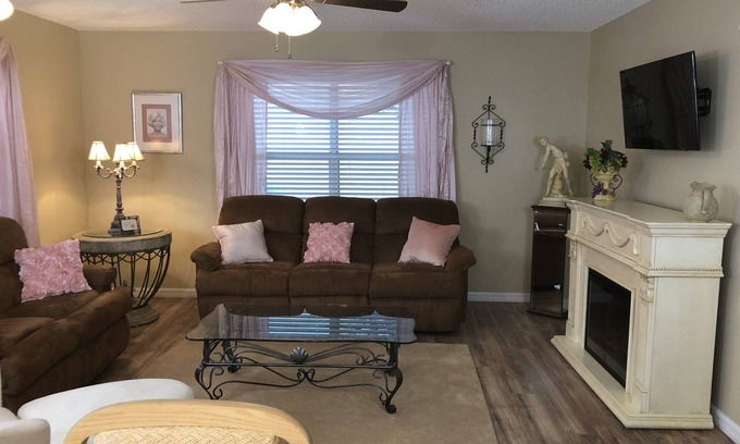 Lady Lake House | Marilyn’s Romantic Getaway