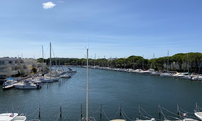 Montpellier Apartment | Marina Port-camargue Plage Sud les Pieds Dans L'eau