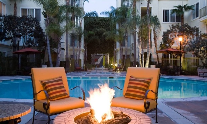 Del Rey Apartment | MARINA'S GRAND DELUXE 2/2 SUITE W/GREAT AMENITIES