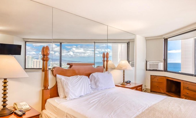 Waikiki Hotel | Marina Tower 3402