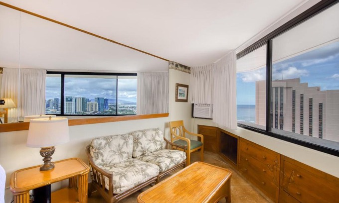 Waikiki Hotel | Marina Tower 3702