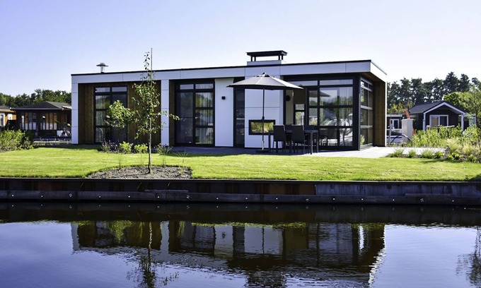 Loosdrecht House | MarinaPark Nieuw Loosdrecht by Interhome