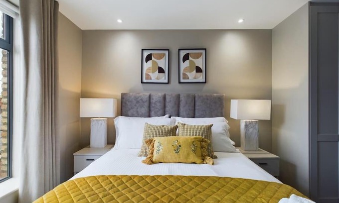 Belfast Apartment | Marlborough Apartment on Lisburn Road by Lesley