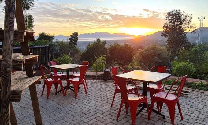 Thabazimbi Cabin | Maroela Guest Lodge