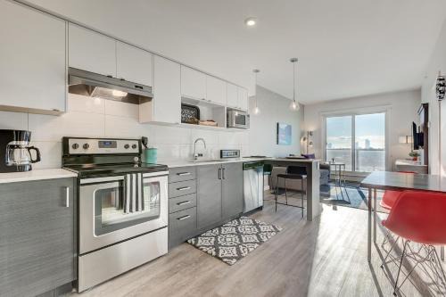Tuxedo Park Apartment | Marquee on 16th