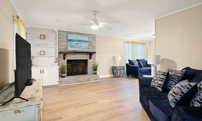 Brunswick House | Marsh Front Cottage | 3 Bed, 2.5 Bath
