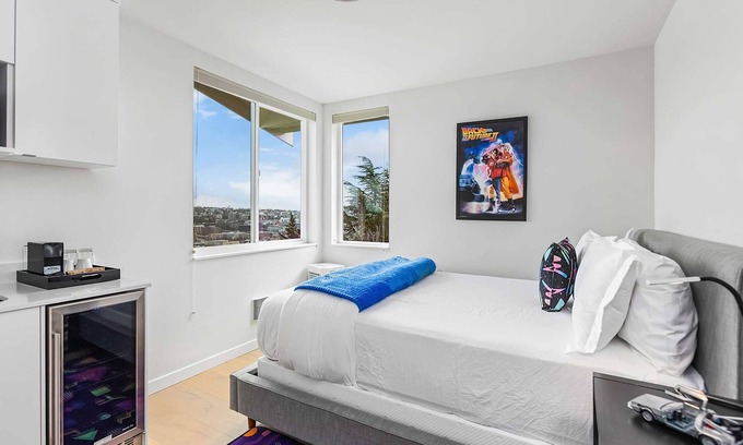 East Queen Anne House | Marty's Classic Guitar Sweet Suite