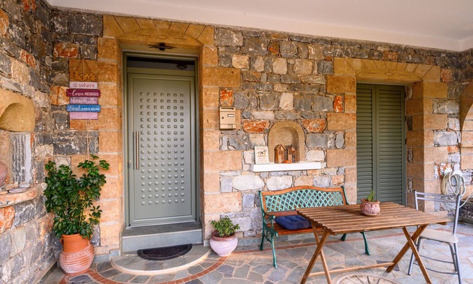 Kardamyli Apartment | Mary's stone housenn 5 min From Kardamili ,